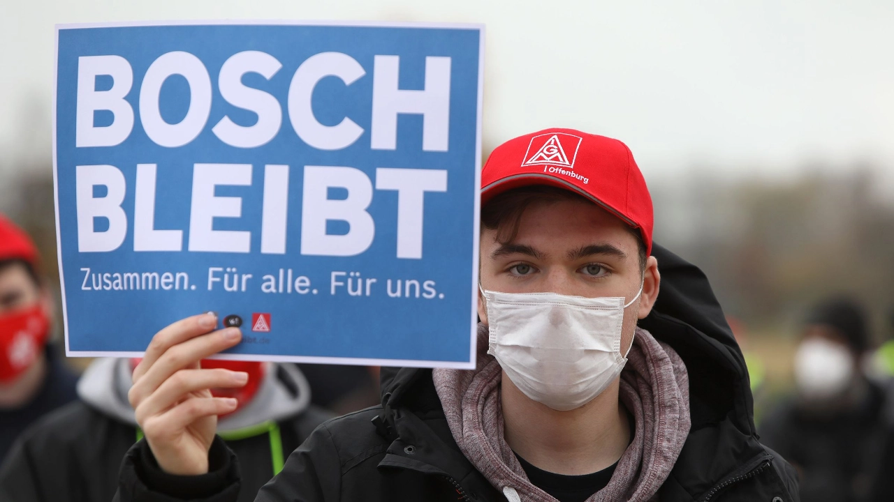 Bosch: Bei dem gemeinsamen Solidaritäts-Aktionstag in Arnstadt, Bühl und München gehen etwa 2500 Beschäftigte im November auf die Straße. Sie wehren sich gegen massive Einsparungen, Stellenabbau und Werksschließungen.